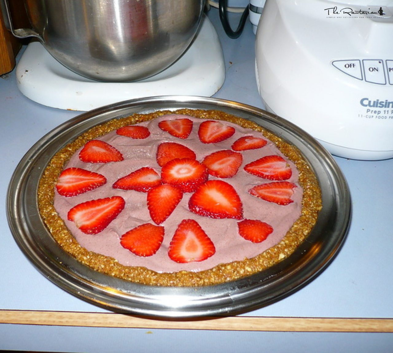 Blueberry Strawberry Chia Pie with Hemp Almond Crust | The Rawtarian