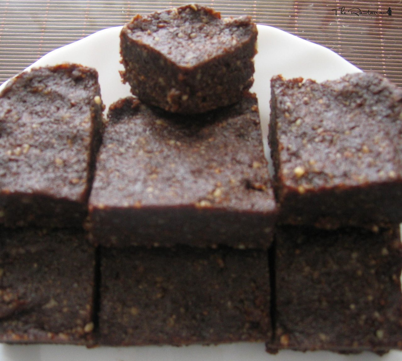 Carob Raisin Fudge | The Rawtarian