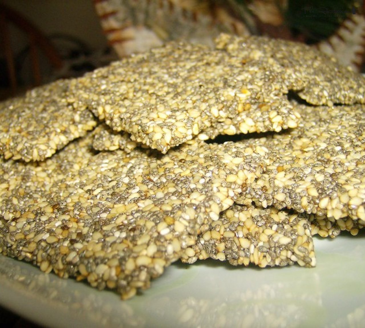 Chia Sesame Crackers | The Rawtarian