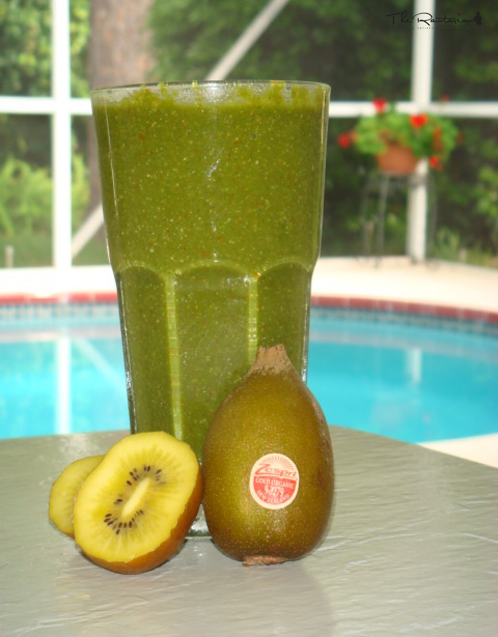 Gee's Golden Green Goodness Smoothie | The Rawtarian