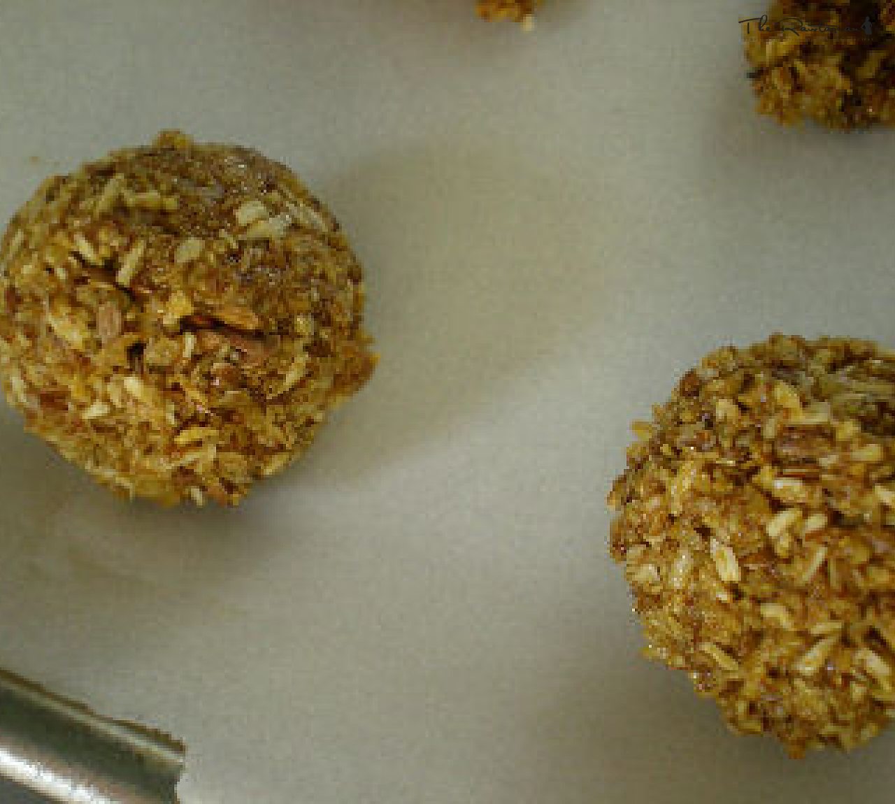 Macaroon Balls | The Rawtarian