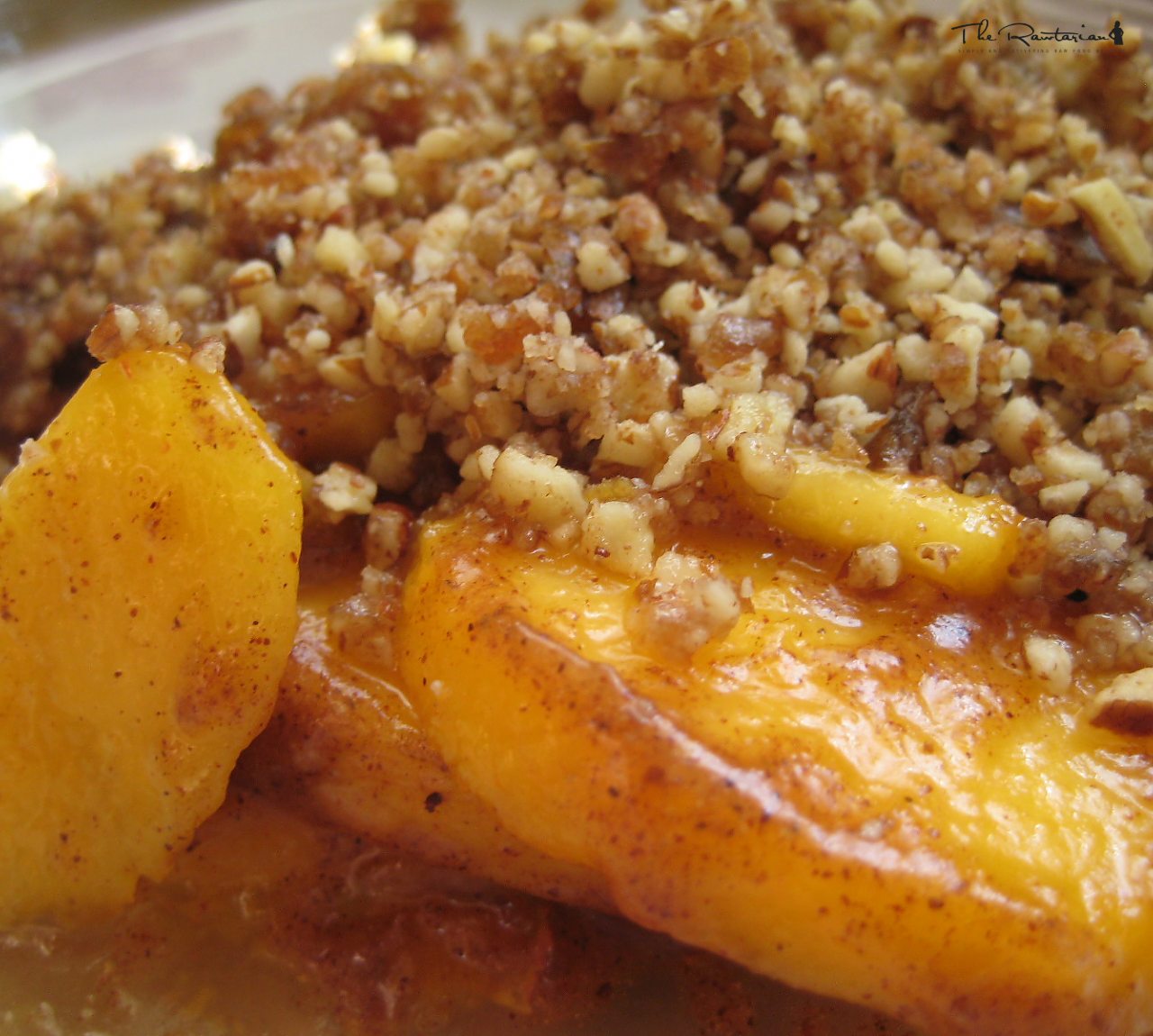 Peach Crumble | The Rawtarian