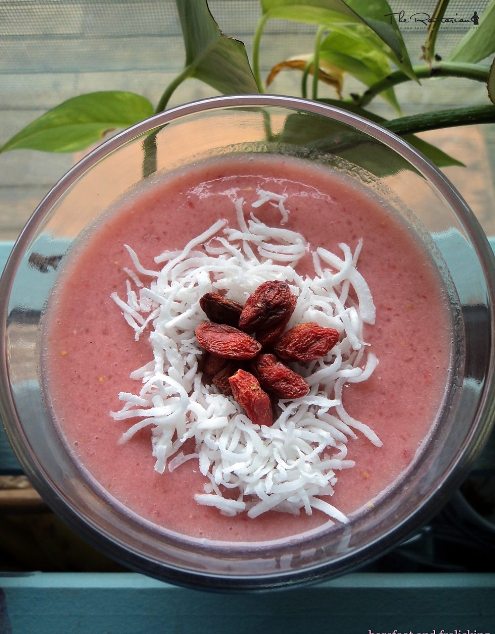 "Strawberry Fields Forever" Smoothie | The Rawtarian