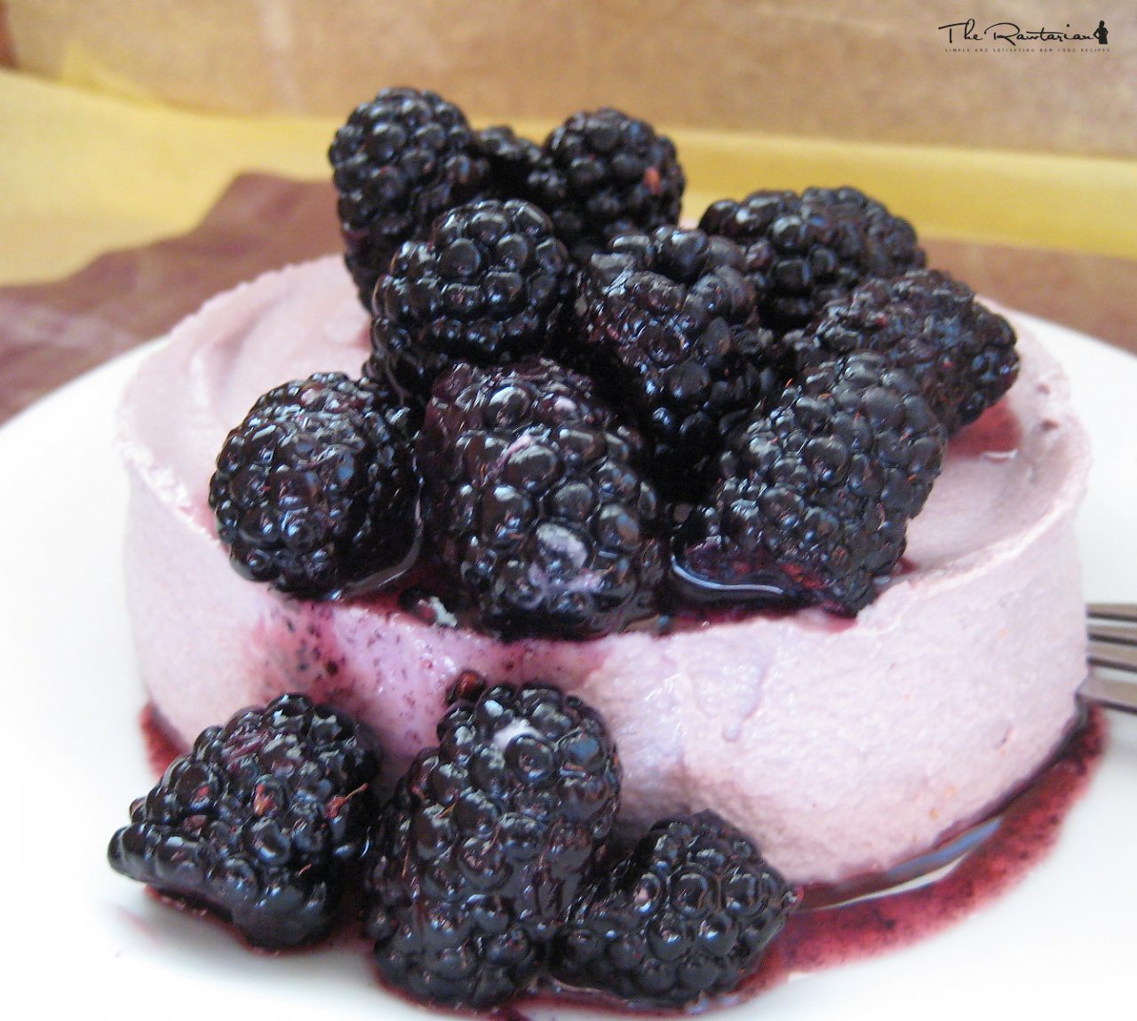 Strawberry Panna Cotta with Blackberry Compote | The Rawtarian