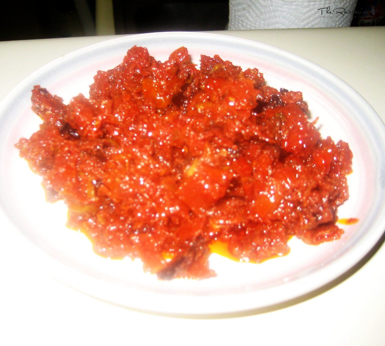 Sundried Tomatoe Green and Kalamata Olive Bruschetta | The Rawtarian