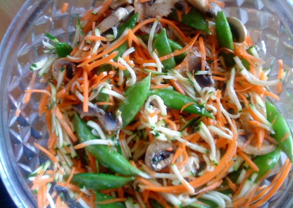 Vegetable Lo Mein/ Kung Wow Veggies | The Rawtarian