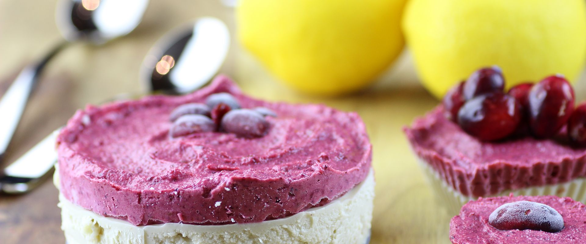 Оригинальные десерты. Десерты которые простые. Шоколадный мусс парфе. Красивые новогодние десерты. Красивые пироженки.